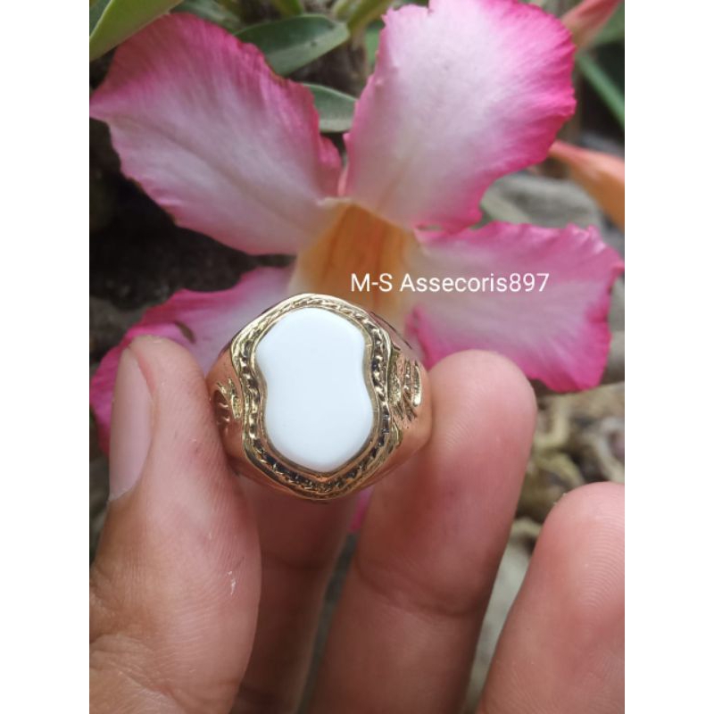 cincin akik batu Yaman Abyadz Terompah asli / cincin akik batu Yaman Abyadz asli murah berkualitas