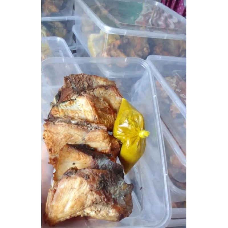 

Ikan Asap Manyung isi 5pcs Free sambal
