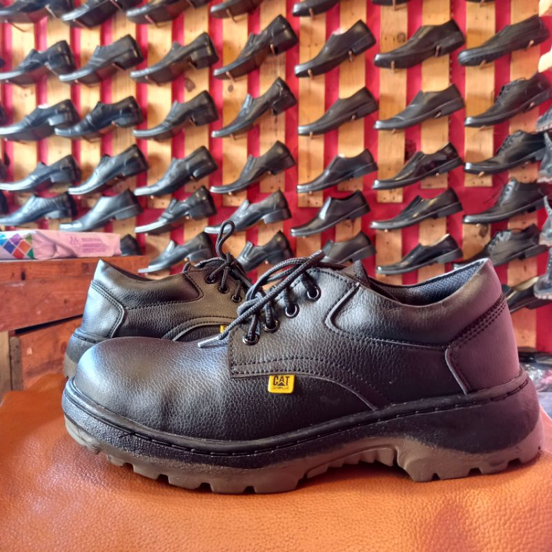 DISKON SEPATU PRIA SAFETY PENDEK UJUNG BESI KERJA LAPANGAN PROYEK