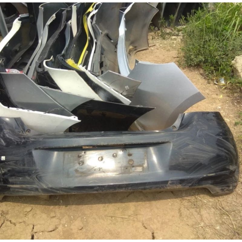 bumper belakang toyota yaris 2010
