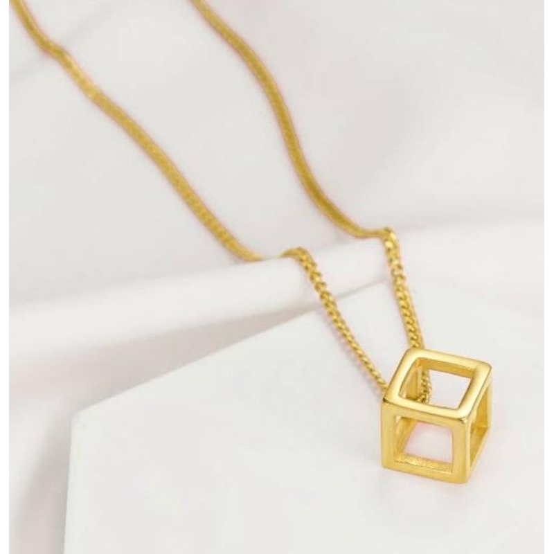 Kalung Liontin Kubus Rubik Kotak 3D Custom Logo Elegant dengan Lapis Emas
