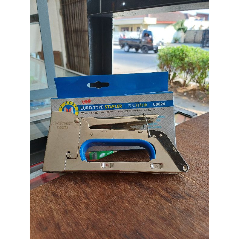 STAPLES GUN TACKER C MART