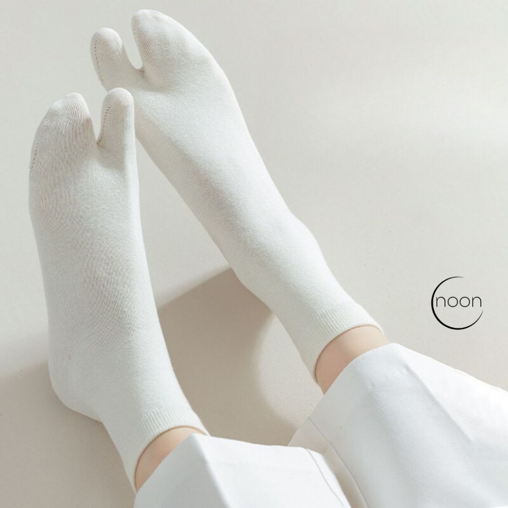 NOON [ CR - tum (set) / CR - ] 5 PASANG Kaos Kaki Jempol Wanita Korea Panjang Sebetis Polos Ankle