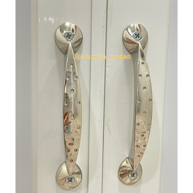 Tarikan laci / Tarikan lemari / Handle Pintu Laci Lemari