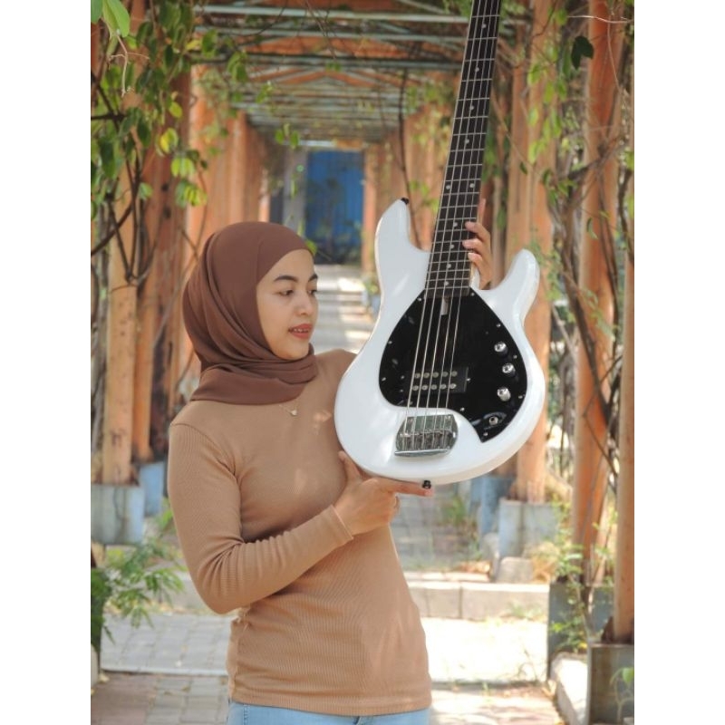 BASS MUSICMAN STINGRAY 5 SENAR