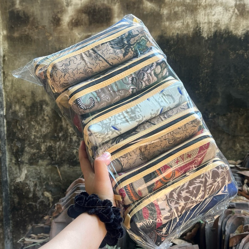 

Isi 20 biji Souvenir tempat pensil batik murah khas jogja tempat pensil souvenir tempat pensil batik souvenir tempat pensil