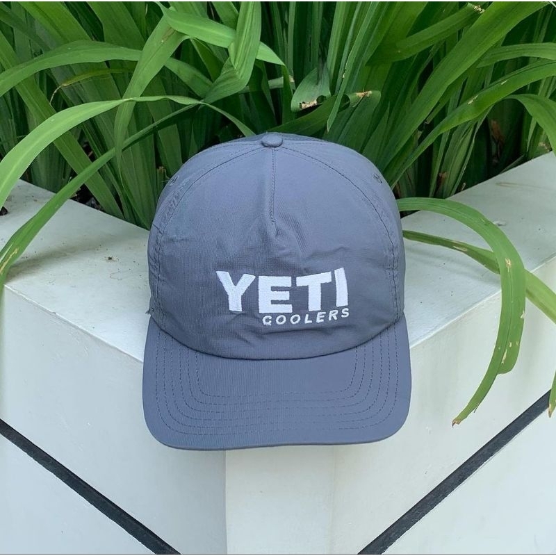 topi trucker yeti coolers