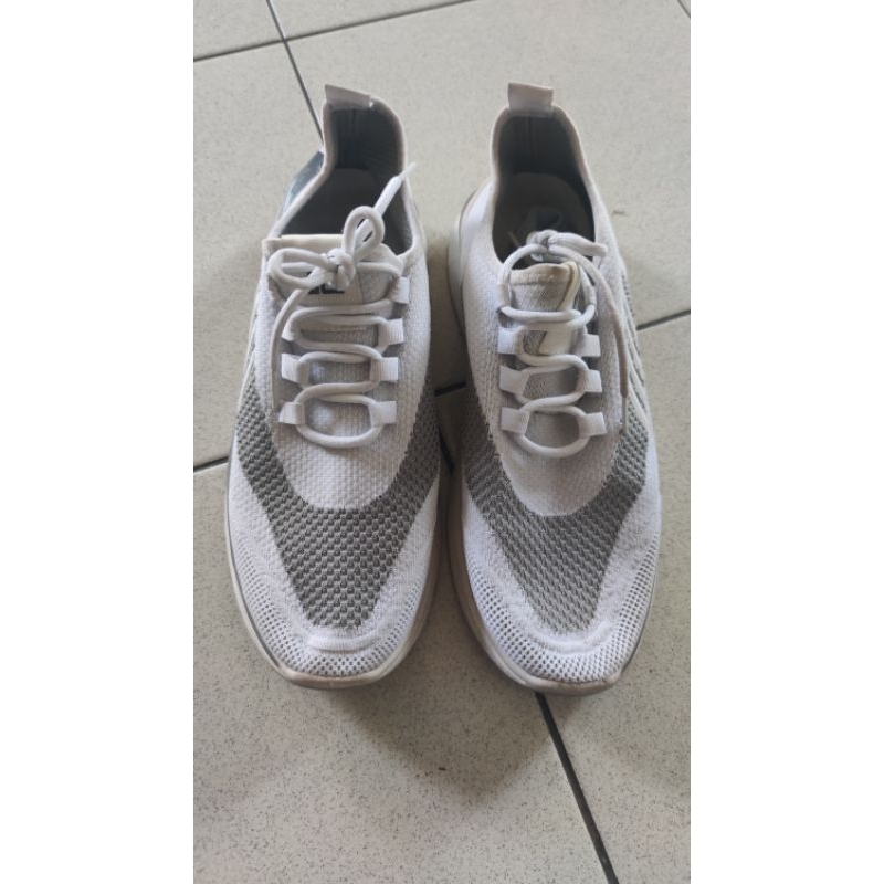 Sepatu Larocking Warna Putih