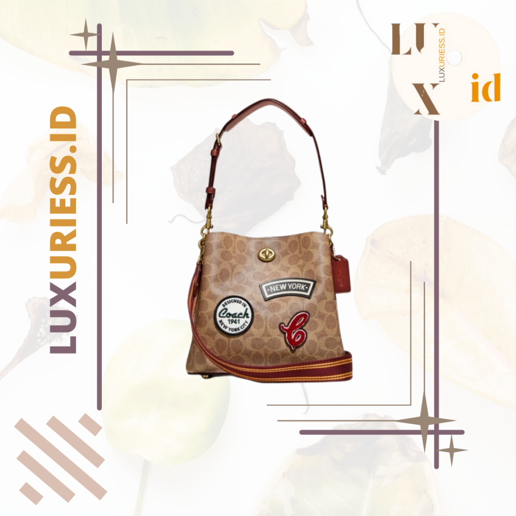 COACH WILLOW BUCKET BAG IN SIGNATURE WITH PATCHES