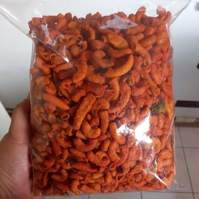 

Makaroni Bantat pedas / makroni keras Bantet renyah macaroni spiral 100gr & 250gr Snack Cemilan Kiloan Khas Jawa Timur Jajanan Kering Madiun