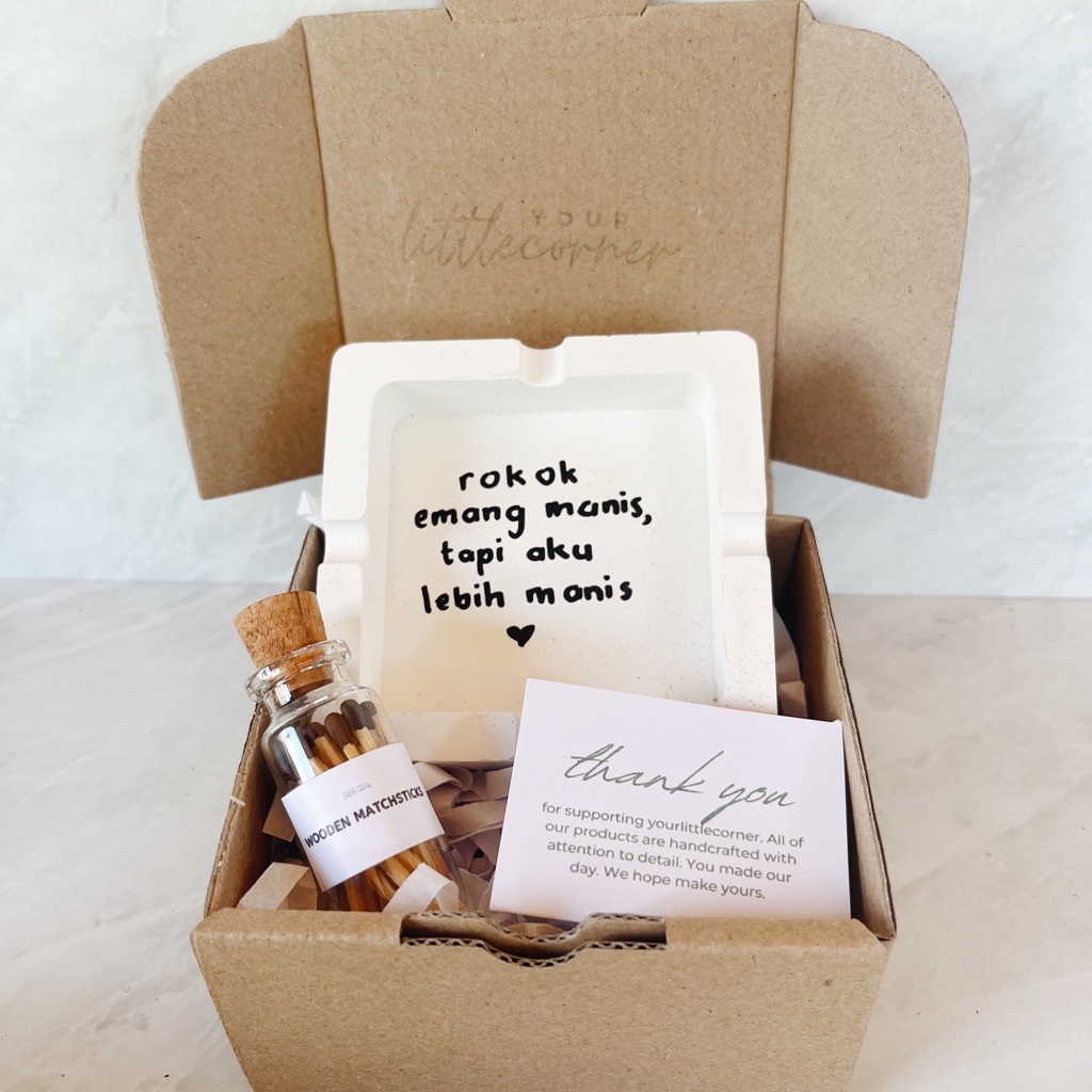 Kado Unik Asbak Bentuk Kotak + Korek Kayu Estetik