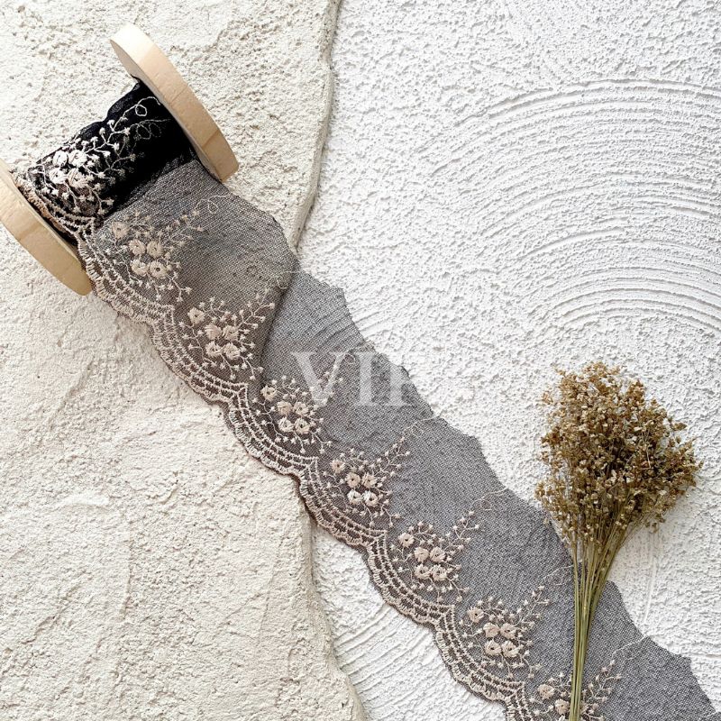 Renda VIP 1 T009 Renda Tile Bordir Hitam Gold Per Roll