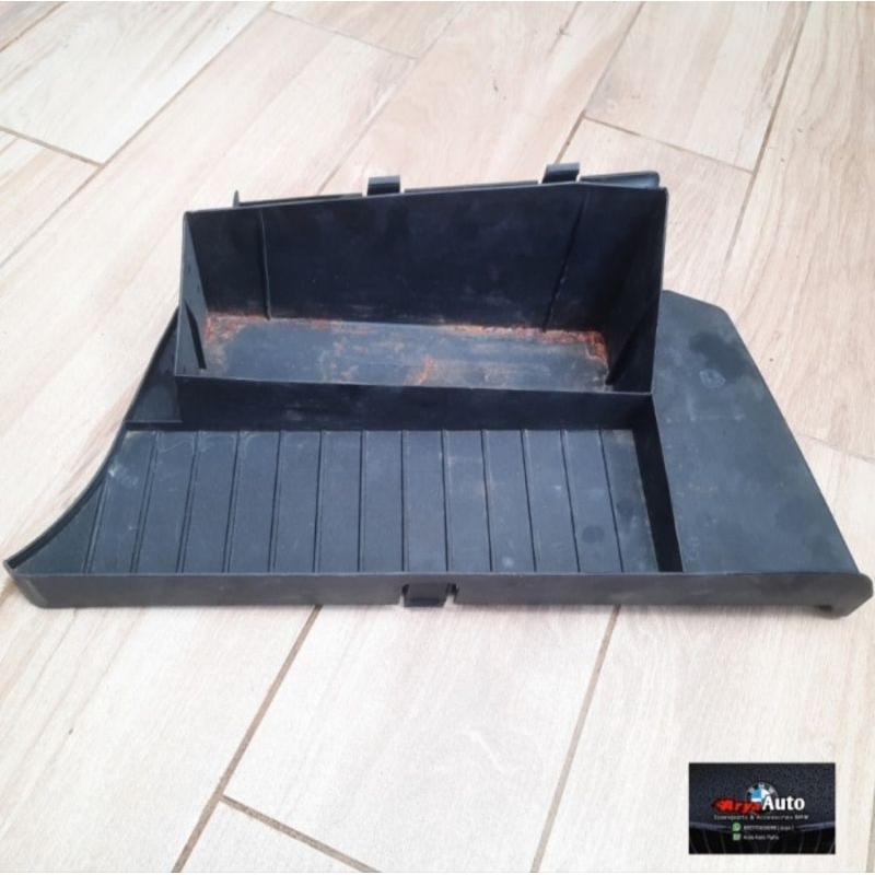 cover tutup aki bagasi ori BMW e36