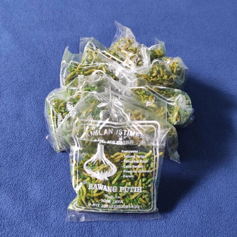 

Snack Mie kering rasa pedas ijo cap bawang putih 1 ombyok isi 10 pcs