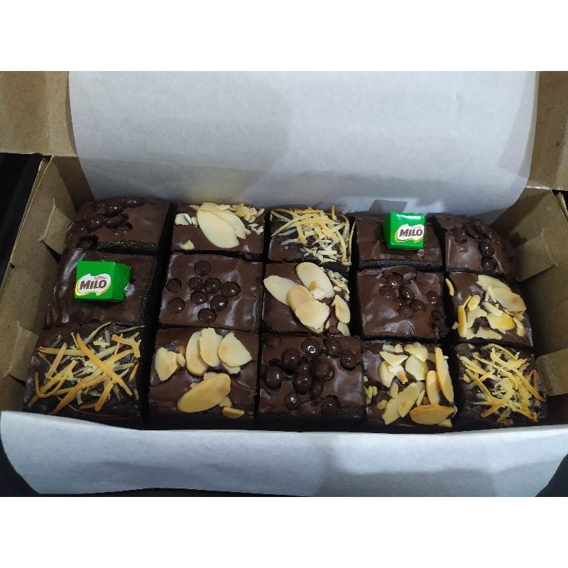 

Fudgy brownies (fresh setiap hari)