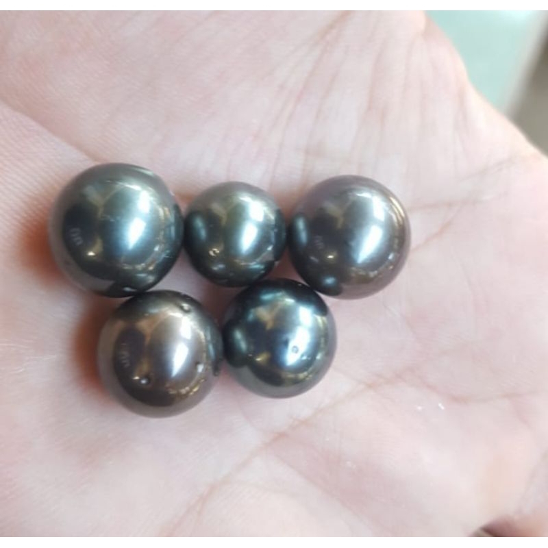 Mutiara Air Laut Hitam