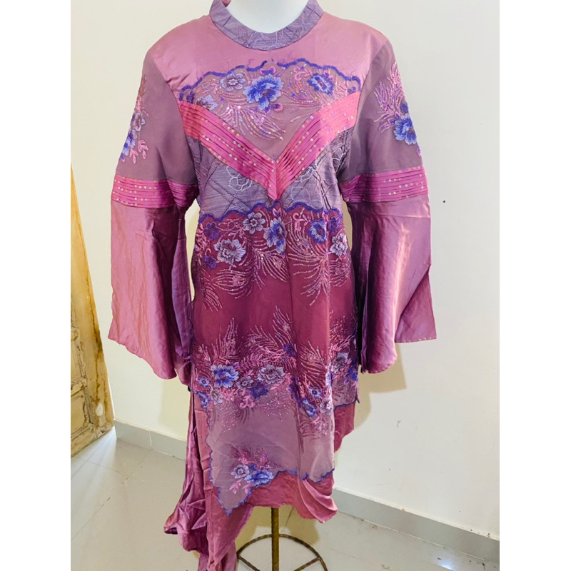 Preloved Baju pesta ada celana panjang kain sutra licin