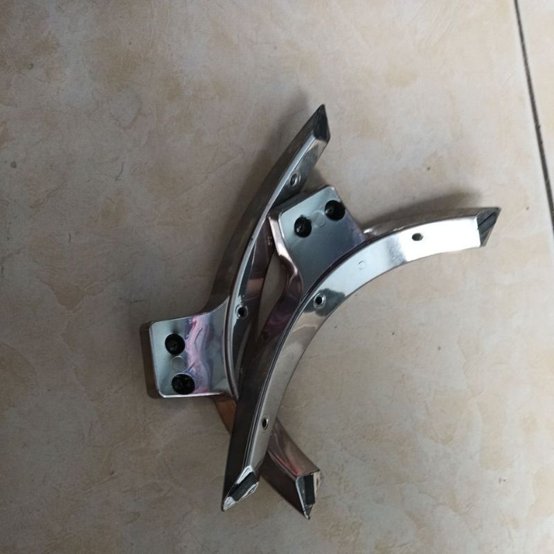 Kaki tv LED Polytron 43AG9953