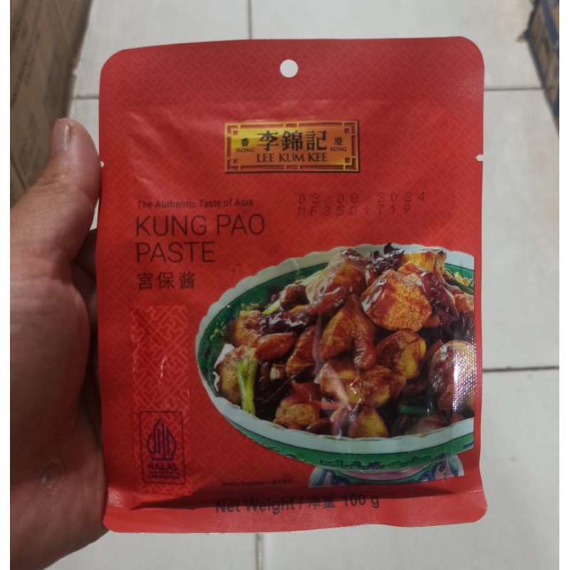 

Lee Kum Kee Kung Pao Paste Bumbu Instant Ayam Kung Pao 100g