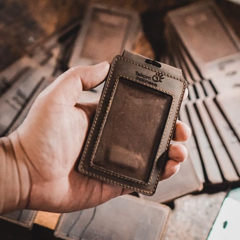 

ID CARD HOLDER KULIT NAME TAG LANYARD CUSTOM MODEL G GRATIS GRAFIR