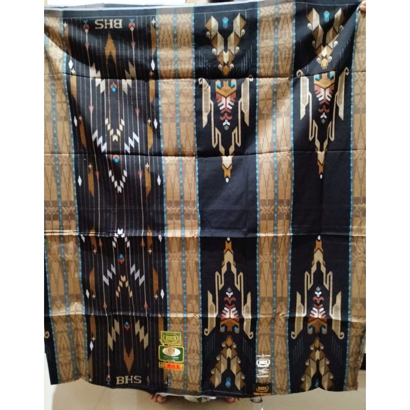 SARUNG BHS SGE GOLD  SUTERA SPUNSILK 210 / FULL SUTRA HITAM LIMITED EDITION MOTIF MAHKOTA RAJA