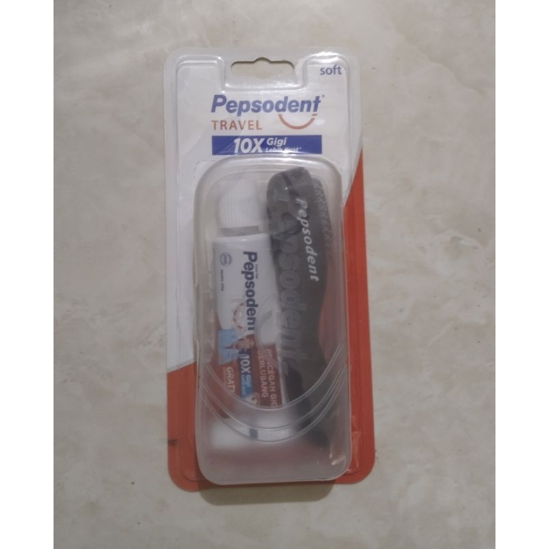 Pepsodent Travel Kit - Pasta Gigi dan Sikat Gigi lipat ( warna random )