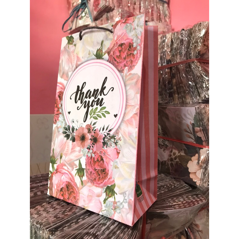 

Paperbag motif size 15x8x25
