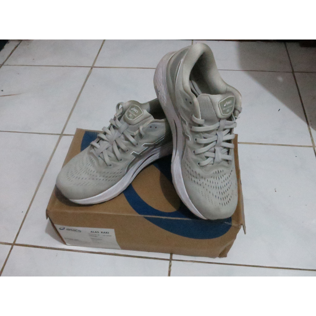 Asics GEL-KAYANO 28 PLATINUM Women's Size 40
