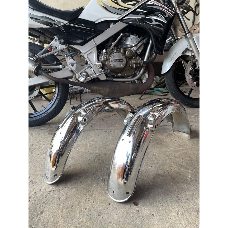 spakbor slebor belakang CB125 chrome persisi original