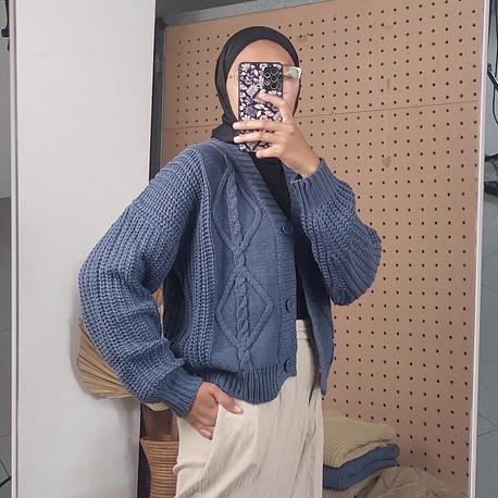 Cardigan Rajutan Cable Crop Outer Tebal Odora Knitwear