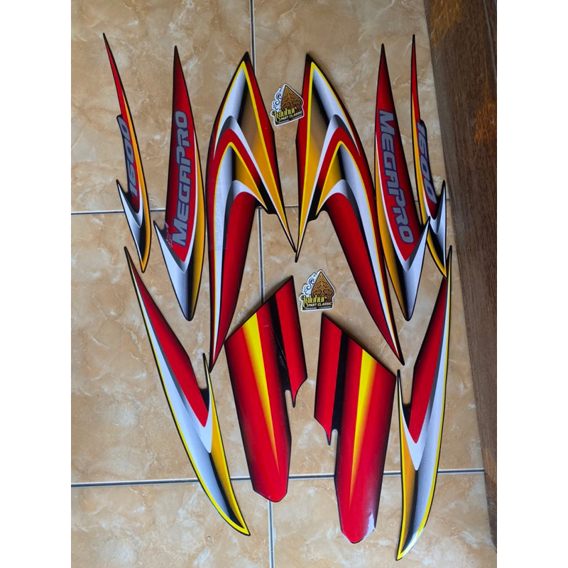 Seticker honda megapro lama 2005 merah