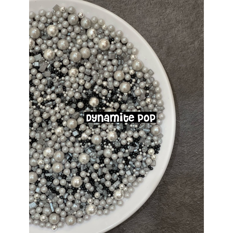 

Sprinkle Nuansa Putih dan Hitam | Hiasan Kue Edible