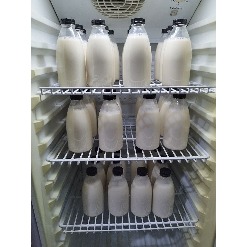 

Susu Kedelai Segar 250 - 350 - 1L - Fresh soy milk - dibuat setiap hari