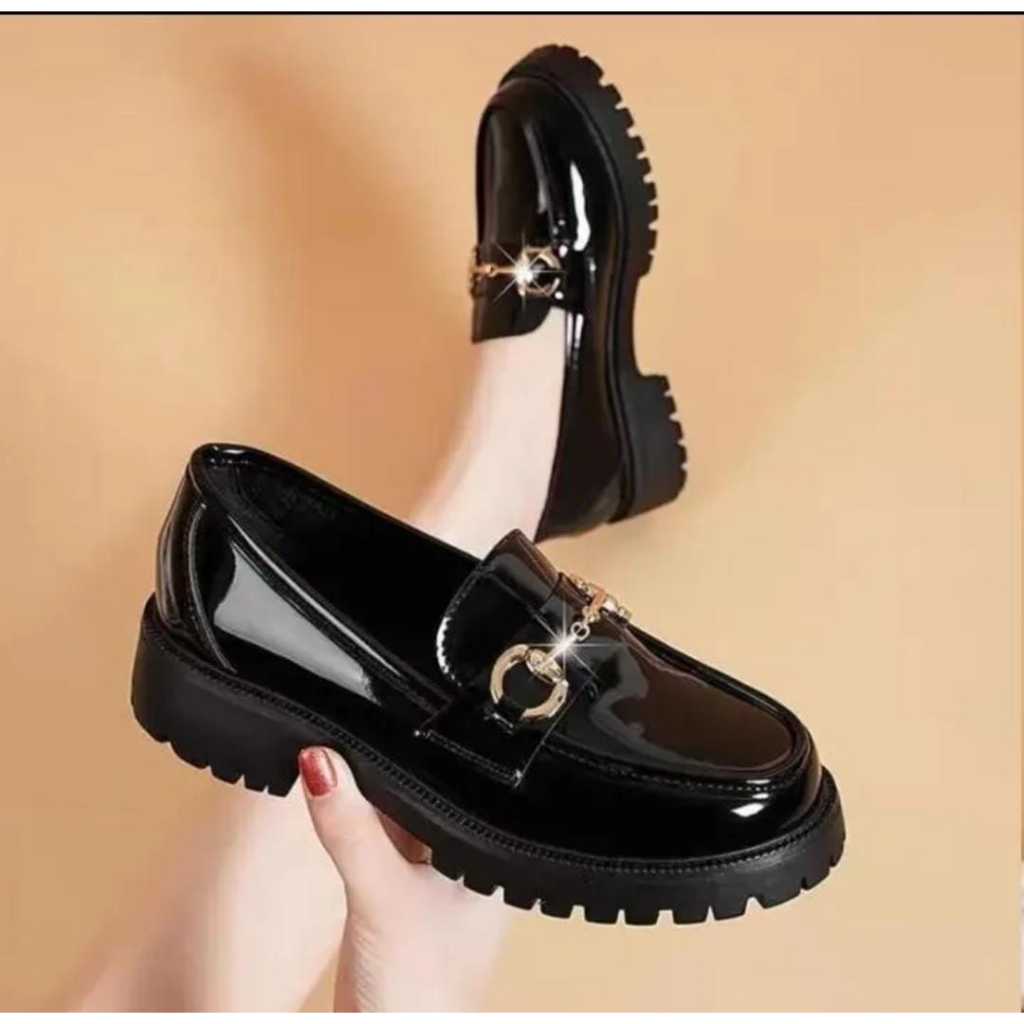 Sepatu Fantofel Docmart Glosy / Sepatu Sneakers Wanita / Sepatu Sneakers Fashion Wanita Kerja COD