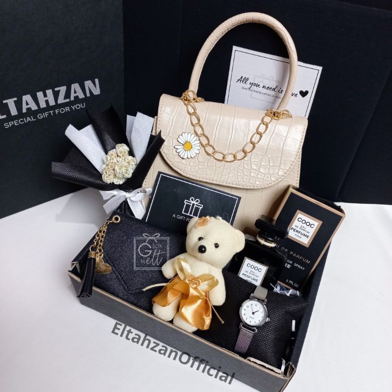 

HAMPERS KADO ULANG TAHUN CEWEK HAMPERS WISUDA BIRTHDAY