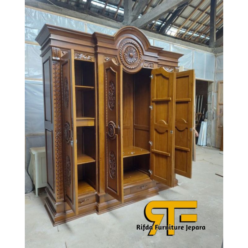 Lemari Pakaian Ukir Jati Gong Prada 4 Pintu / Lemari Baju Mewah Ukir Gong Jepara