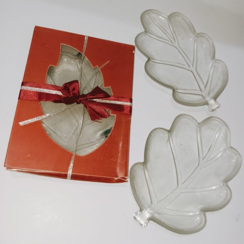souvenir piring daun box