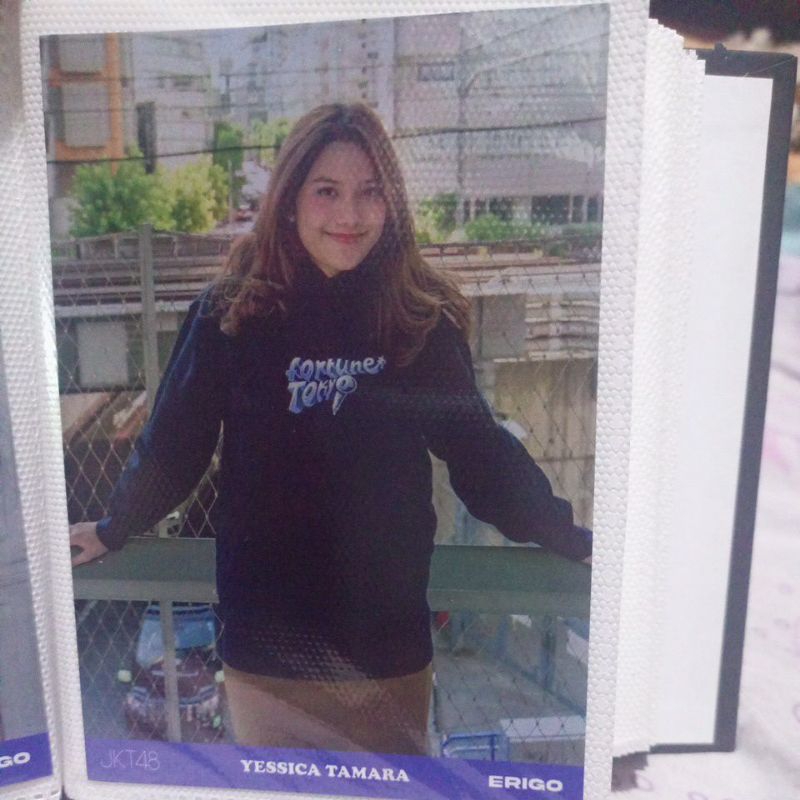 Photopack Chika JKT48 x Erigo Hoodie Fortune Tokyo