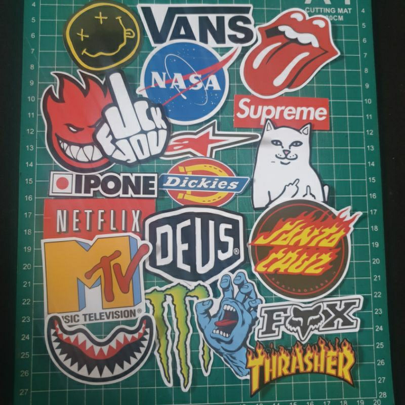 

20pcs Sticker stiker logo aesthetic, stiker laptop vans helm motor