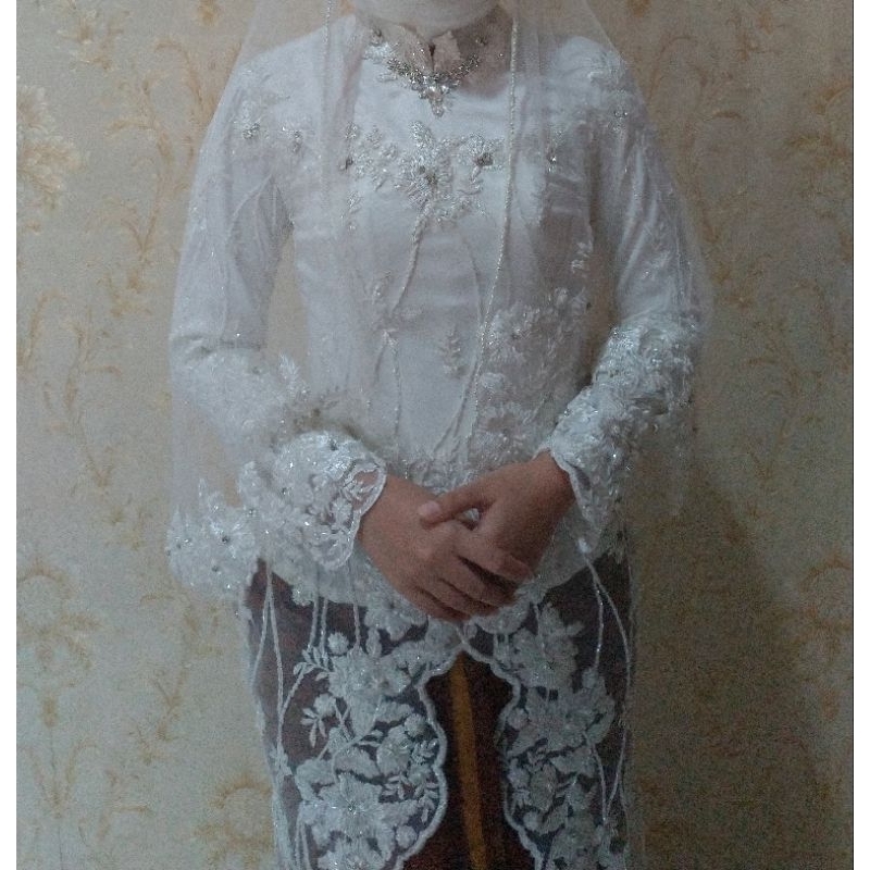Sewa baju akad nikah wanita muslim/nasional