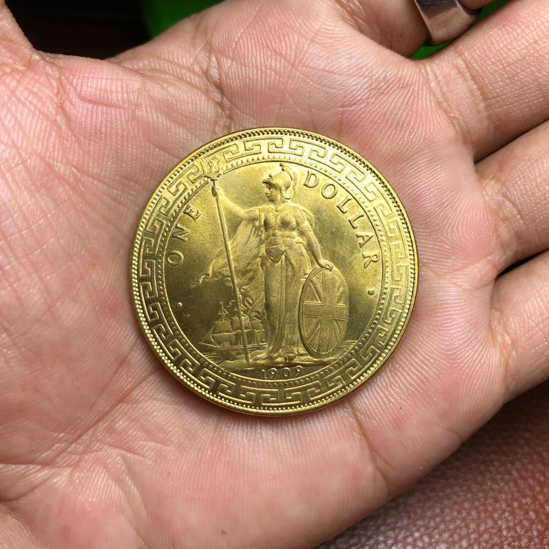 Koin Kuno Britania One Dollar 1909 Warna Kuning