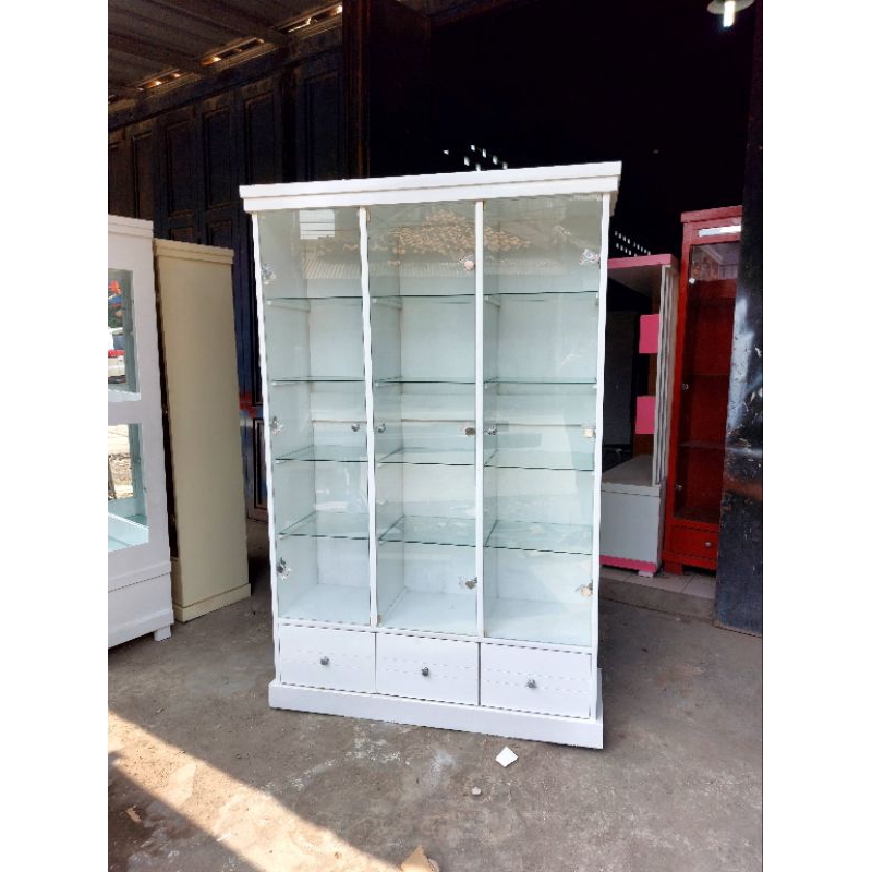 Lemari Pajangan Kaca / Lemari Tas 3 Pintu (Bekasi)