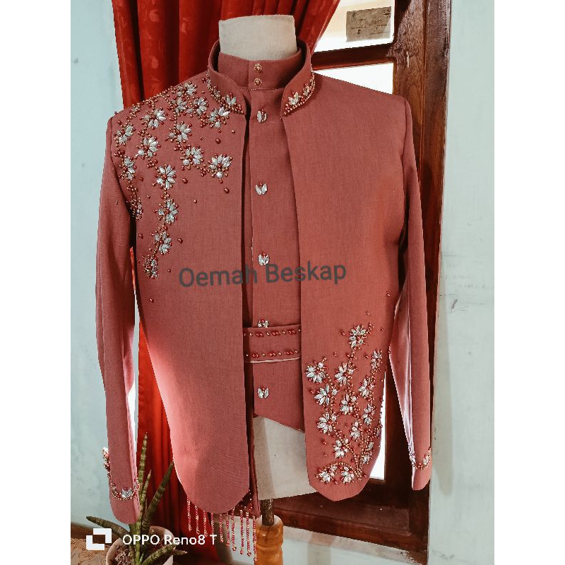 Beskap Jawa Solo, Hewes, Among Tamu, Basofi