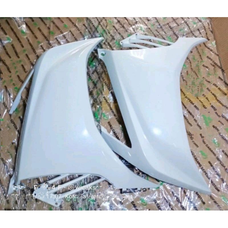 Cover Bodi Depan Sayap Depan Kanan Kiri Yamaha MX NEW 135 CC warna putih