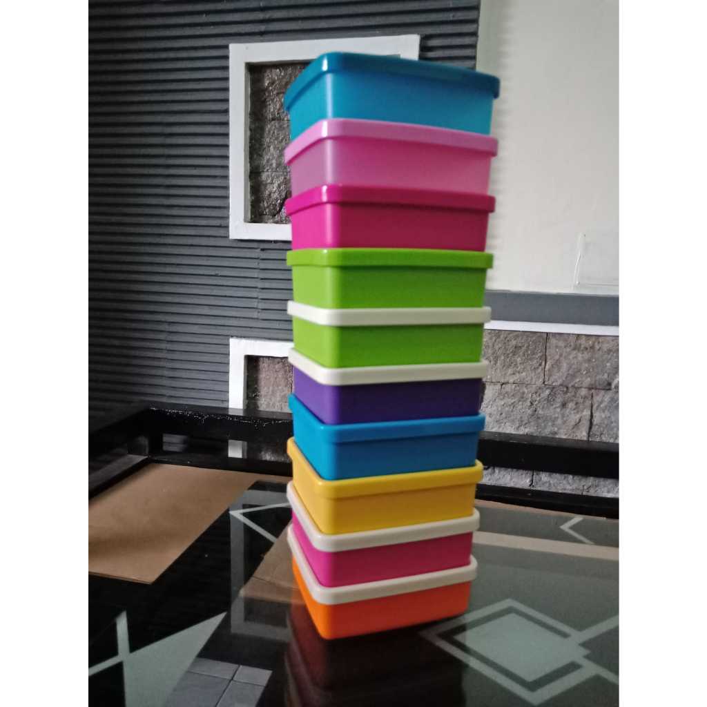 Mini Square Away Tupperware