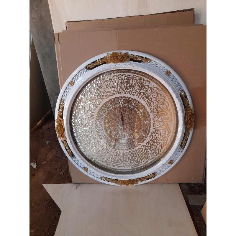 kaligrafi jam warna putih kombinasi bunga diameter75 terbuat dari kayu jati asli jepara
