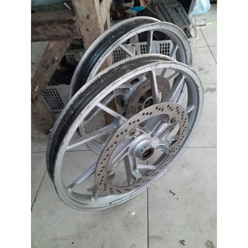 RODA VELG SATRIA FU150 ORIGINAL ( lepasan motor )
