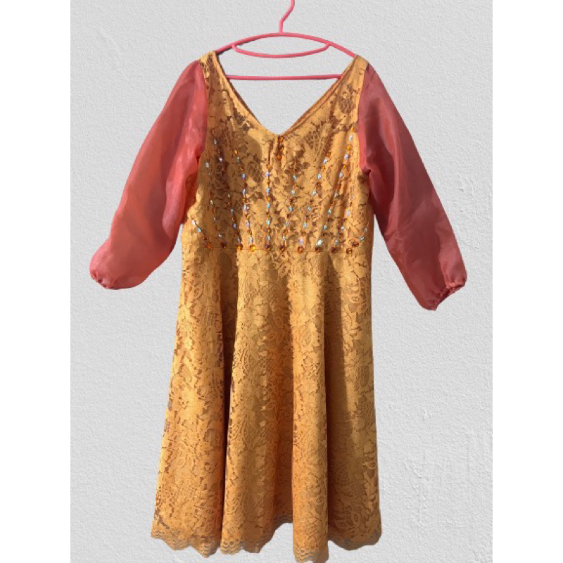 Dress Ballon V-Neck Brokat