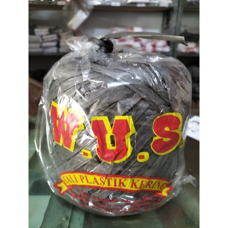 

TALI RAFIA "WUS" HITAM GULUNGAN GEDE 600 GR