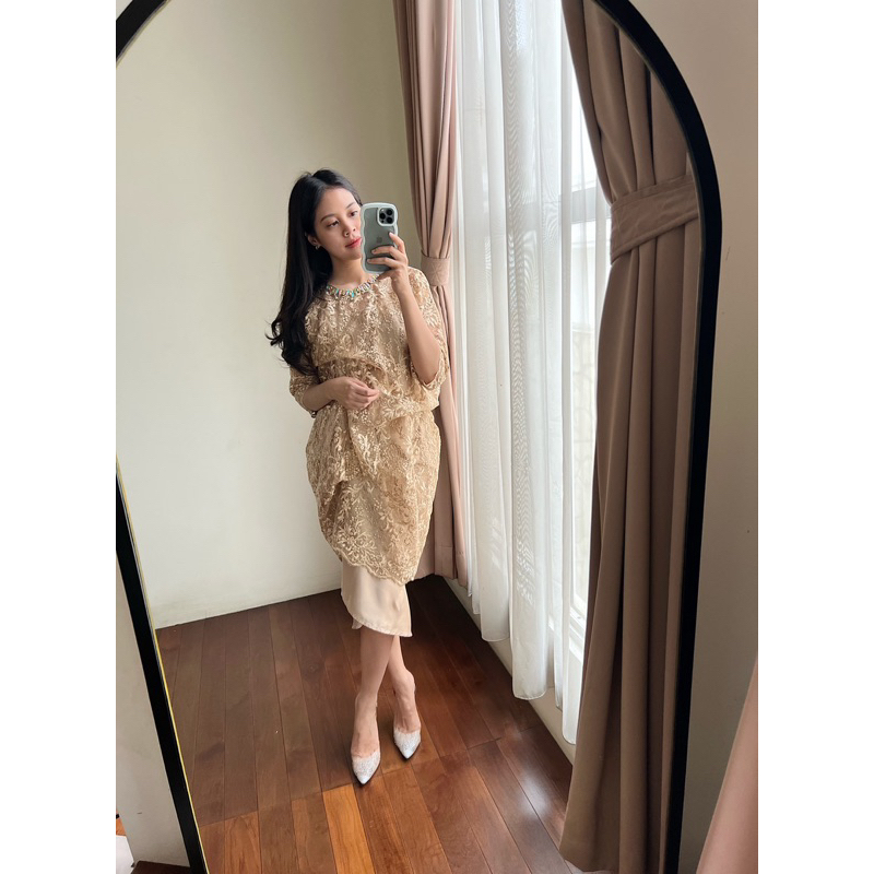 amrthelabel / kiyara midi / gold